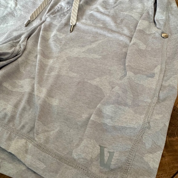 Vuori Ponto Jogger Shorts Athletic Platinum Camo Men's Size XS B - Picture 3 of 6